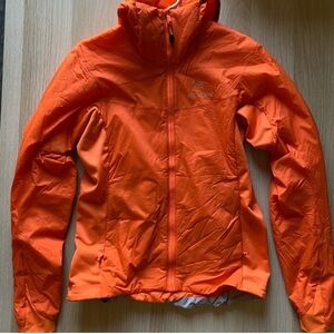 Arc’teryx Women’s Atom LT Hoody Size Small